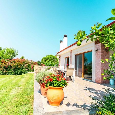 Villa Bougainvillea Epanomí Buitenkant foto