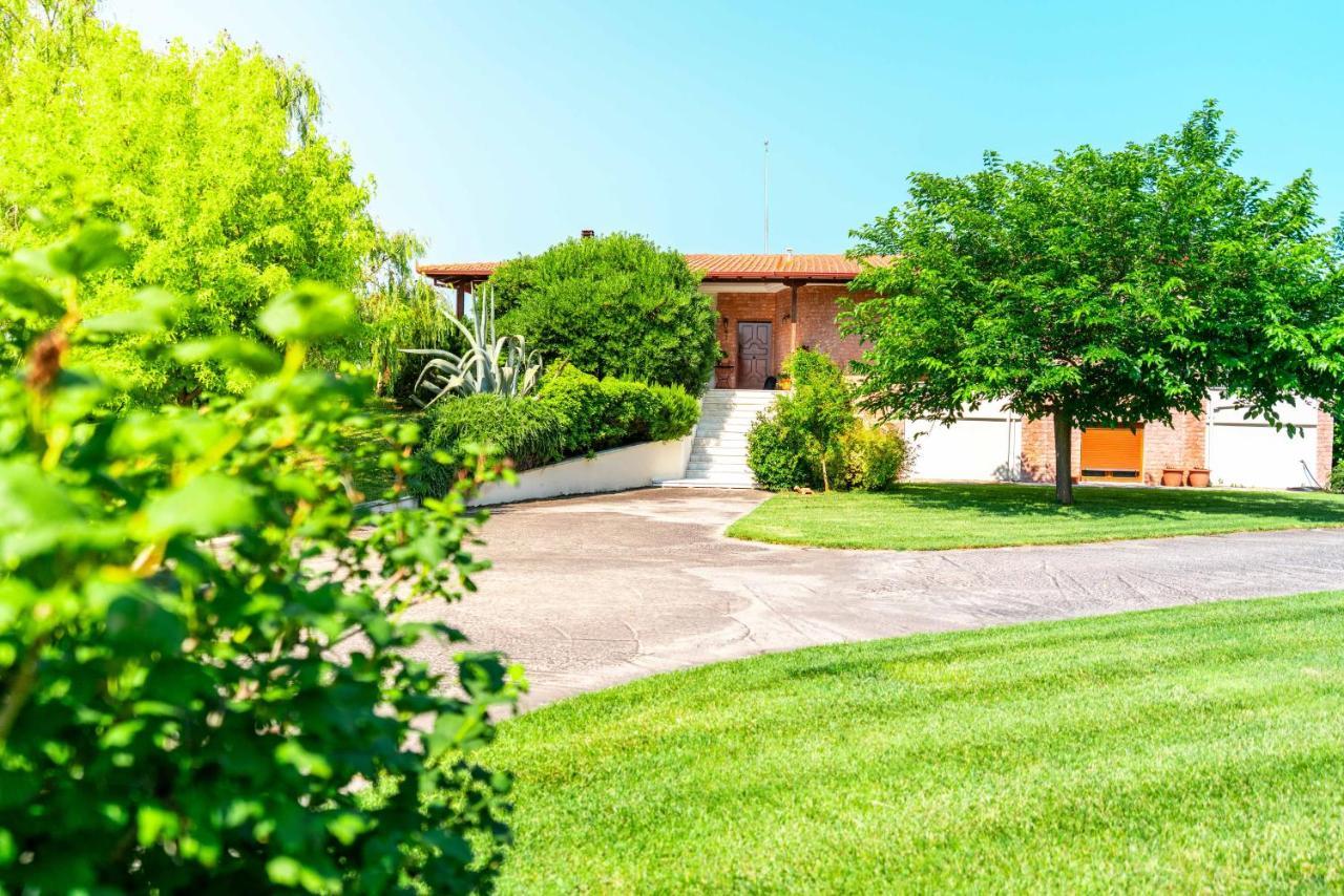Villa Bougainvillea Epanomí Buitenkant foto