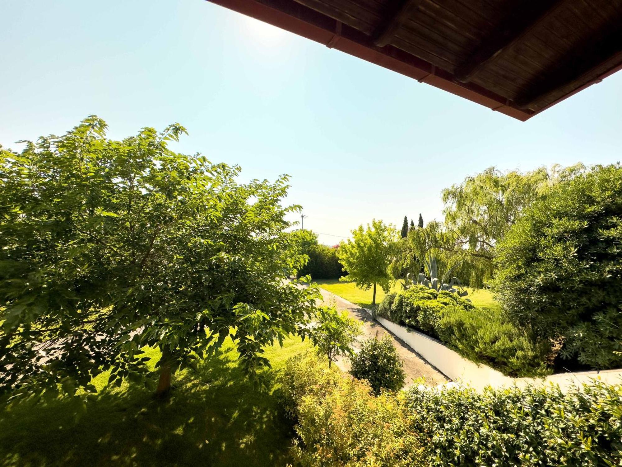 Villa Bougainvillea Epanomí Buitenkant foto
